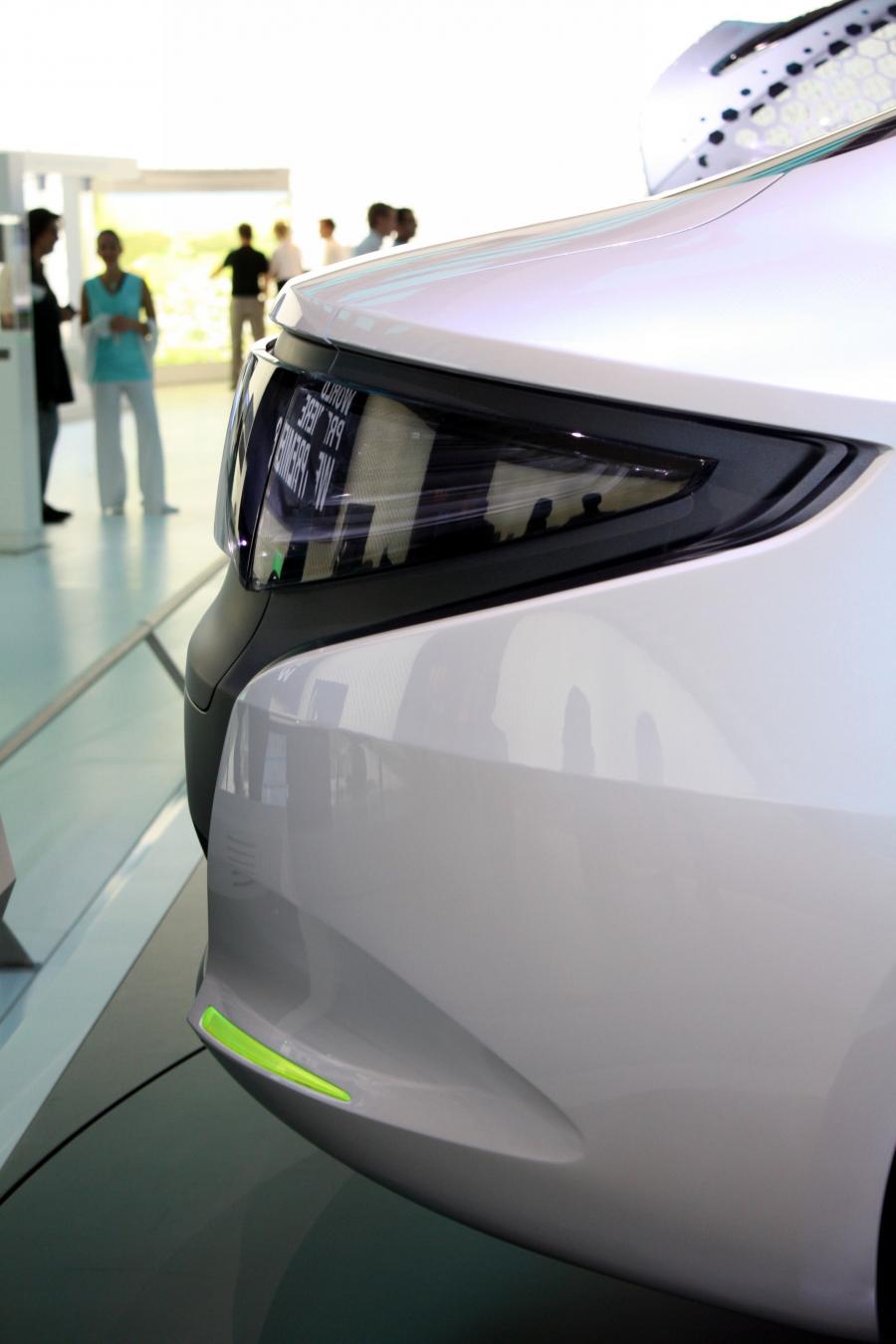 Renault Fluence Z.E. Concept 2009 года  (фото 16 из 103)